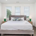 Verde Heights-Sleeps 12-In Cumberland Heights