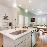 Double Time - Ping-pong Table - Mins To Germantown Holiday home