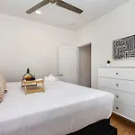 Riff & Rest - 2 Stylish Homes - Mins To Germantown