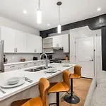 Holiday home The Saddlery-frequency-2 Units-walk 2 Broadway *
