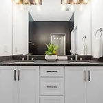 Holiday home Urban Spur-3 Bedroom Townhome-6 Min Nissan Stadium Nashville