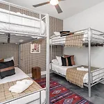 Urban Spur-3 Bedroom Townhome-6 Min Nissan Stadium Nashville