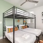 Jade - Private Patio And Balcony - Near Germantown Holiday home