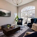 West End Dreams-2 Homes-6 Mins To Broadway
