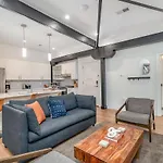 Holiday home The Saddlery-playlist-2 Units-walk To Broadway Nashville