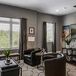 Spacious House With Serene Skyline Views * Nashville