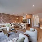 Eclipse - Ultra High End Finishes - Rooftop Patio Holiday home *