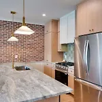 Eclipse - Ultra High End Finishes - Rooftop Patio Holiday home *