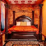 Printers Alley Downtown Mansion *