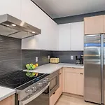 Hyve - Neon Lights - Pool & Gym - Walk To Broadway Holiday home Nashville