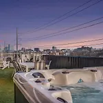 Sunset-expansive Patio & Hot Tub-mins To Broadway