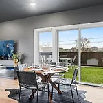 Sunset-expansive Patio & Hot Tub-mins To Broadway *