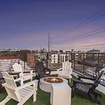 Holiday home Sunset-expansive Patio & Hot Tub-mins To Broadway Nashville