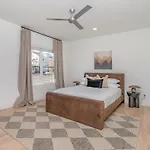Aurora-private Deck-9 Mins To Broadway