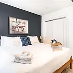Holiday home The Saddlery-playlist-2 Units-walk To Broadway Nashville