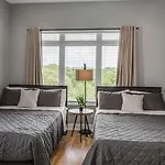 Holiday home Spacious House With Serene Skyline Views Nashville