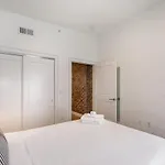 Holiday home The Saddlery-tracklist-2 Units-walk To Broadway