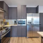 Holiday home Twin Notes - Odyssey - 2 Units - Mins To Broadway