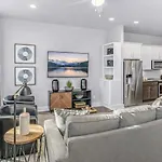 2 Nashville Townhomes - Sleeps 24-Rooftop Patios