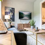 Private Rooftop Oasis - 2 Homes Holiday home Nashville