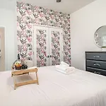 Riff & Rest - 2 Stylish Homes - Mins To Germantown Holiday home