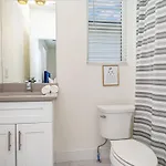 Holiday home Riff & Rest - 2 Stylish Homes - Mins To Germantown *