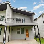 Hurst House - 4 Stylish Homes - Mins To Germantown Holiday home *