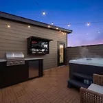 Modern Multi-level Retreat With Rooftop Hot Tub