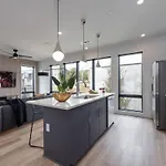 Symphony - Odyssey - Mins To Broadway - Pool & Gym * Nashville