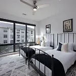 Symphony - Odyssey - Mins To Broadway - Pool & Gym * Nashville