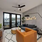 Symphony - Odyssey - Mins To Broadway - Pool & Gym Nashville