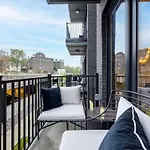 Symphony - Odyssey - Mins To Broadway - Pool & Gym Holiday home Nashville