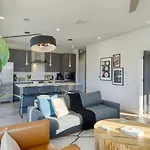 New Modern 2bdr In Walkable Midtown W Gym Pool Honkey-tonk By Avantstay Holiday home Nashville
