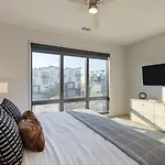 New Modern 2bdr In Walkable Midtown W Gym Pool Honkey-tonk By Avantstay *