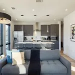 New Modern 2bdr In Walkable Midtown W Gym Pool Honkey-tonk By Avantstay * Nashville
