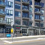 New Modern 2bdr In Walkable Midtown W Gym Pool Honkey-tonk By Avantstay