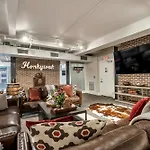 Honky Tonk 6 Bedroom By Maddox Apartment