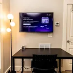 The Johnny Cash - Music Row District - Free Garage Parking - King Bed Nashville