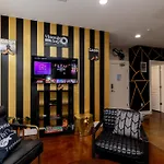 The Johnny Cash - Music Row District - Free Garage Parking - King Bed