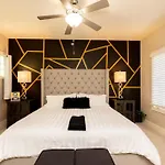The Johnny Cash - Music Row District - Free Garage Parking - King Bed Nashville