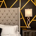 The Johnny Cash - Music Row District - Free Garage Parking - King Bed *