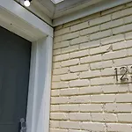 Wisdom House Creek Side Cottage