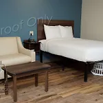Woodspring Airport 4*