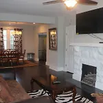 1940 Wedgewood House
