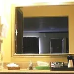 Hotel Quarters &