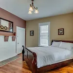 12 South House With Classic Charms Home