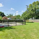 1600 Fatherland Street Home Home