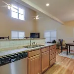 Luxury And Convenience! Walk To Everything! Home