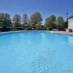 Express Airport By Ihg Hotel Nashville