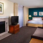 Hotel By Marriott Airport